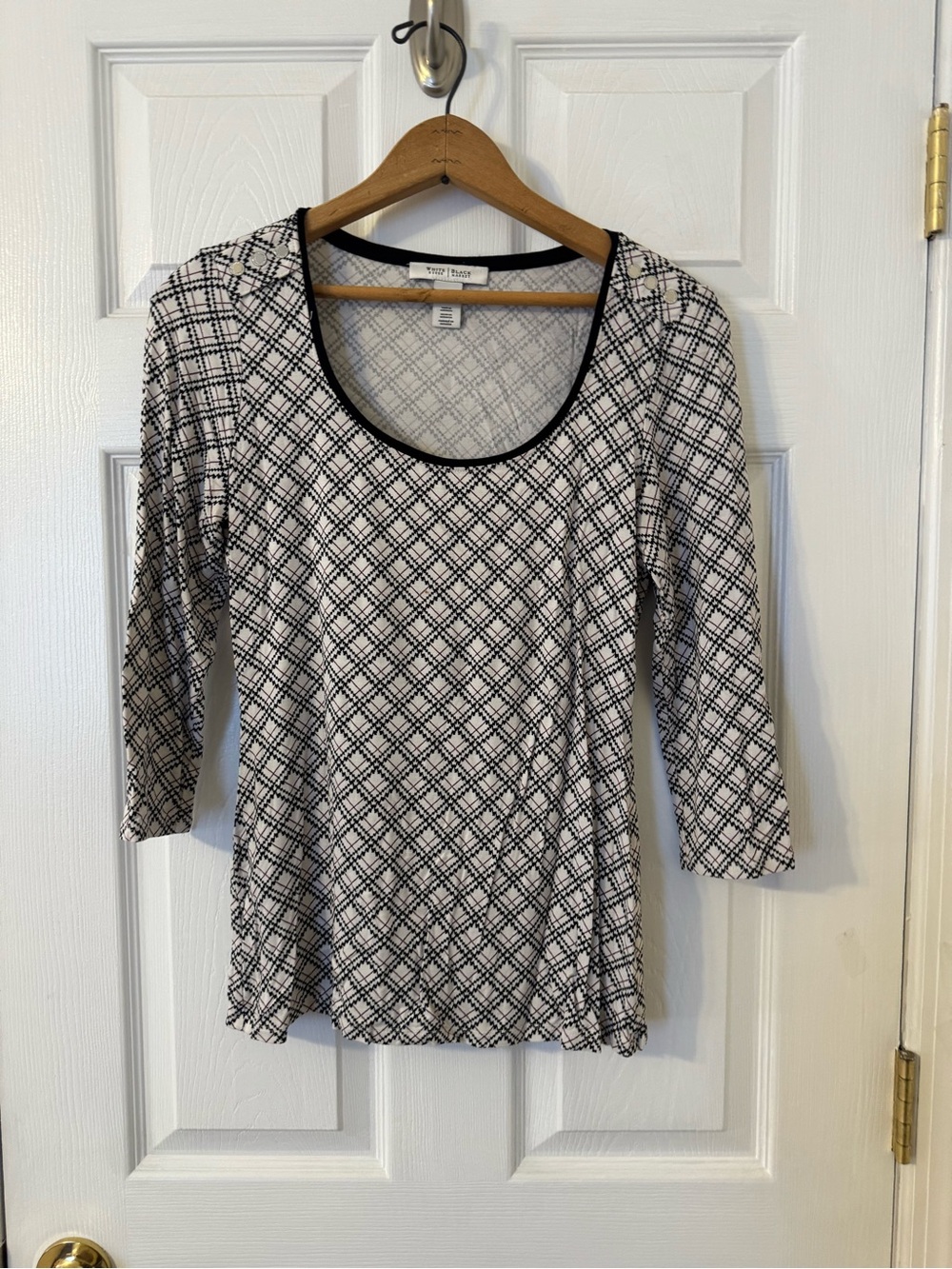 White House Black Market Black & White Scoop Neck Long Sleeve Top